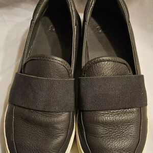 UGG Womens Comfort Loafers Size 7 Grey Leather White Sole Slip on Elastic Strap